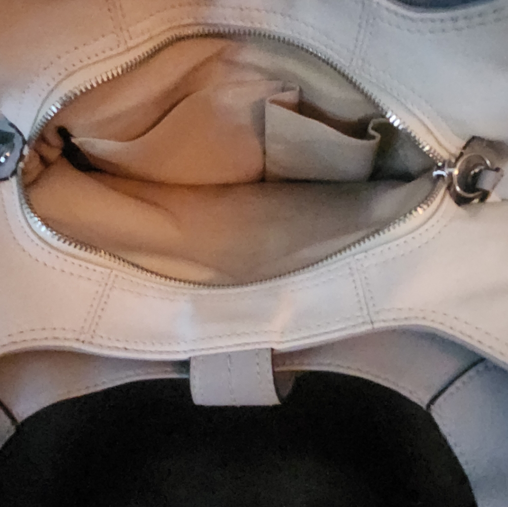 Authentic Coach Beautiful Bag!!! - image 6